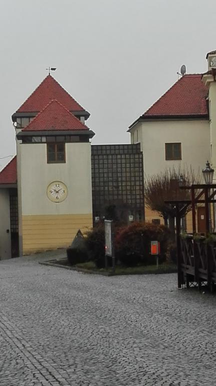 Penzion Na Namesti Микулов Екстериор снимка